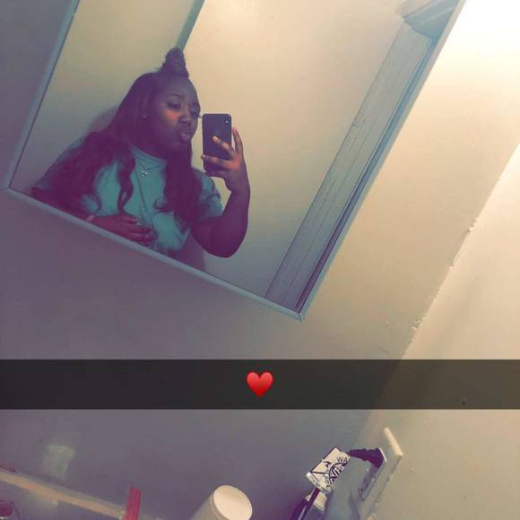 Meet your Posher, Derickaa - Picture 1 of 1